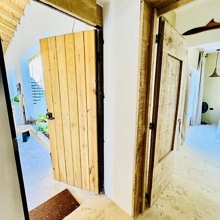 Suami S Room Casa Padura كاباريتي المظهر الخارجي الصورة