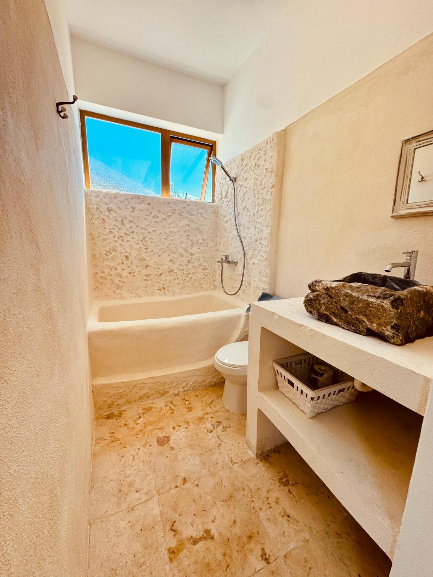 Suami S Room Casa Padura كاباريتي المظهر الخارجي الصورة